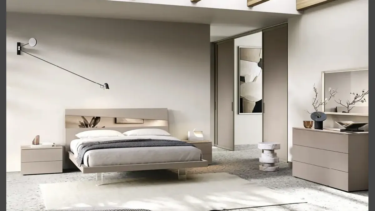 Letto Icaro I14 in laccato opaco con inserto in alluminio di Moretti Compact Giorno Notte