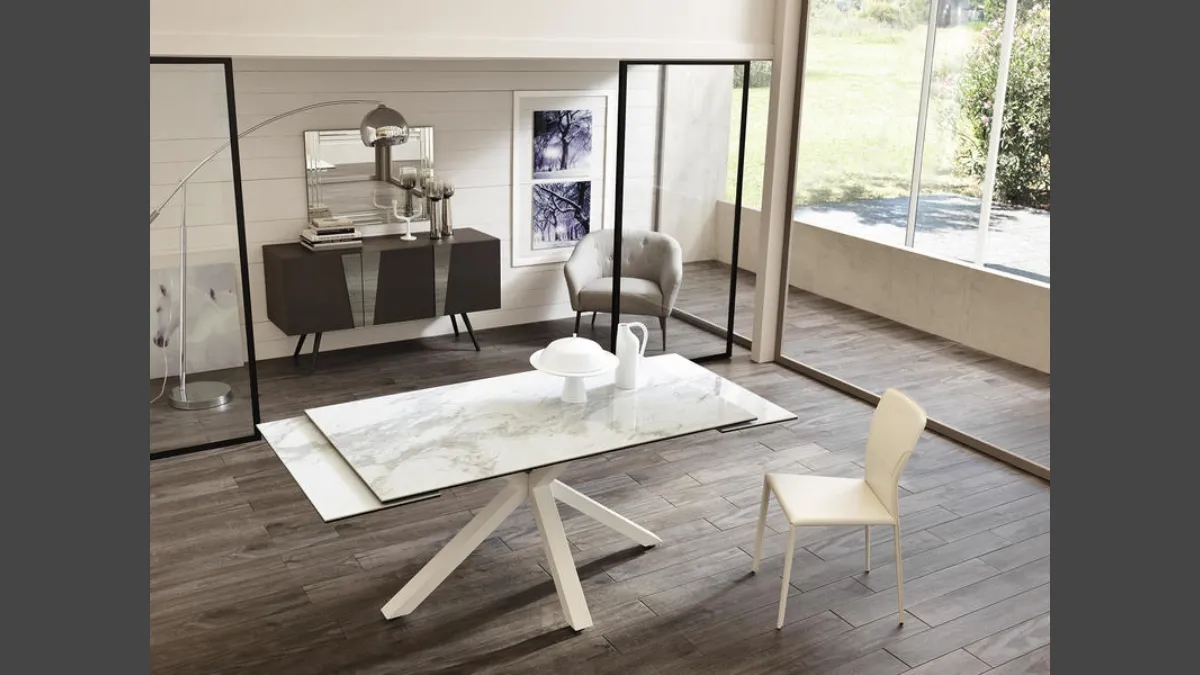 Tavolo allungabile con top in ceramica effetto marmo bianco su vetro temprato Ceramica 01 di Stones